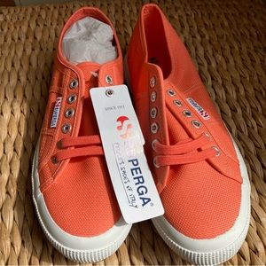 NWT Superga 2750 Cotu Classic in Salmon.  Size 9.5